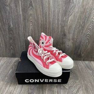 New woman’s converse 🌸🍭🍬🍭🍬🌸